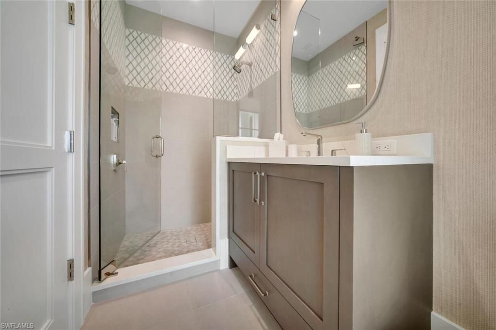 330 Broad Ave N, Naples, FL 34102 Photo