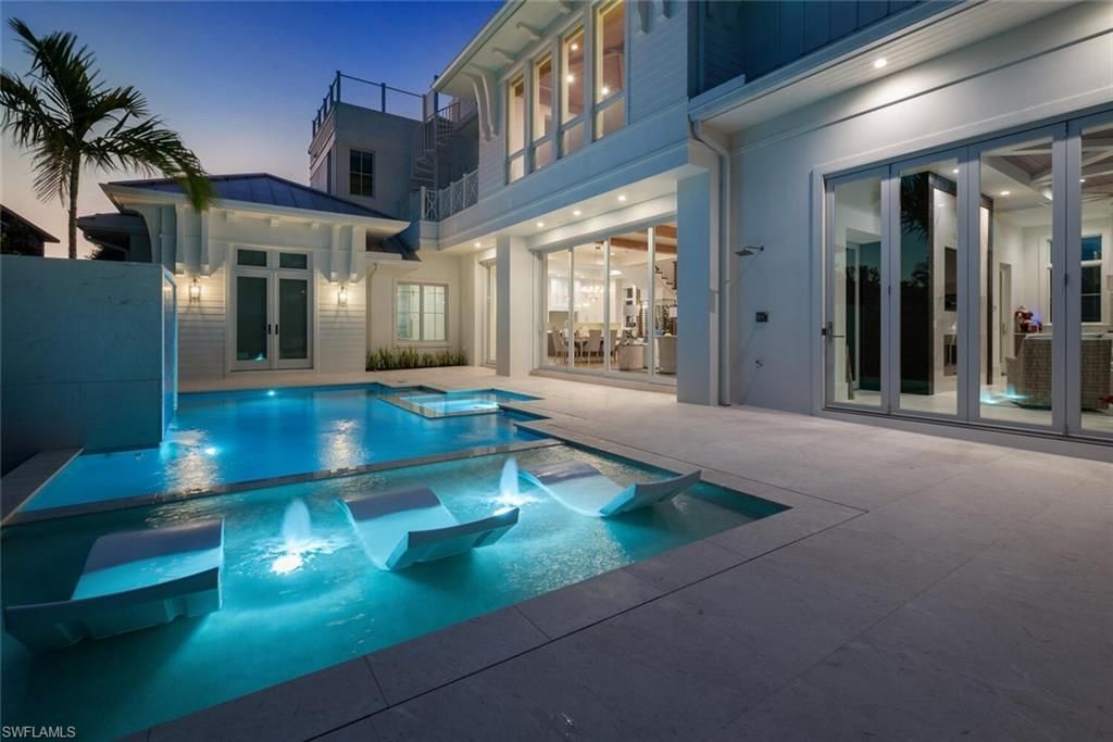 330 Broad Ave N, Naples, FL 34102 Photo