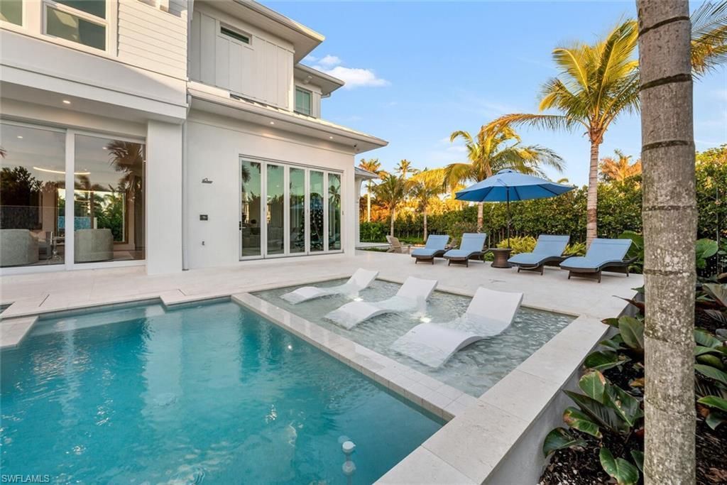 330 Broad Ave N, Naples, FL 34102 Photo
