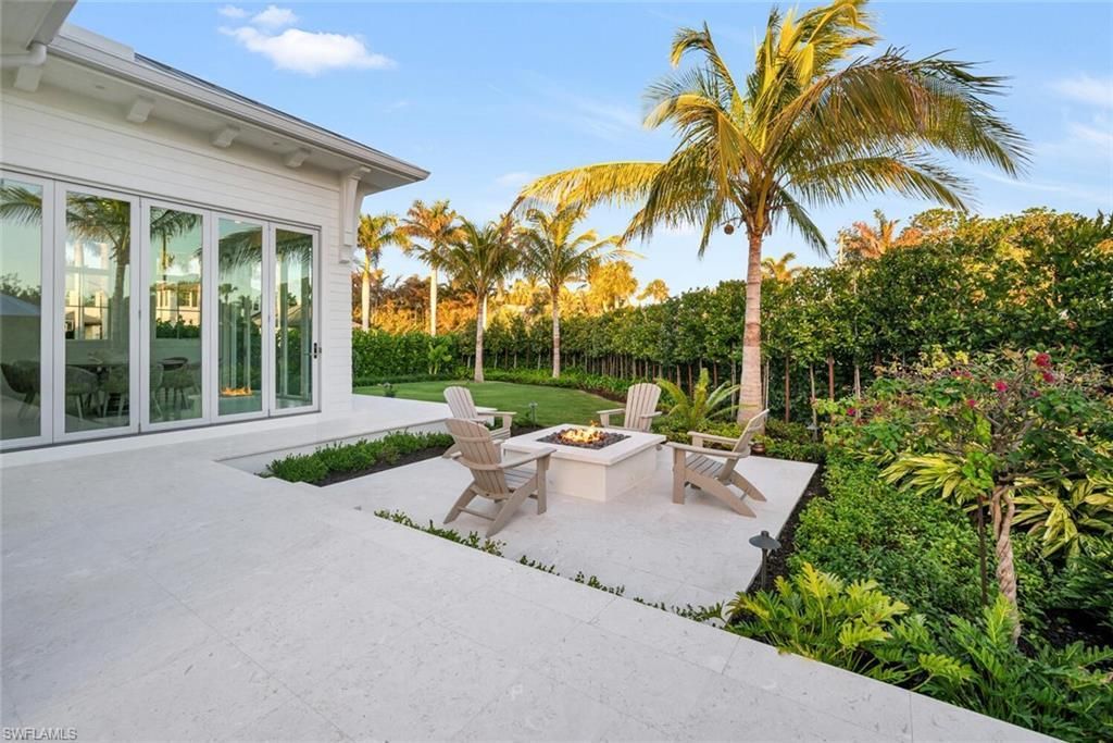 330 Broad Ave N, Naples, FL 34102 Photo