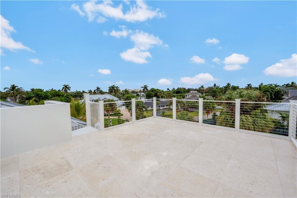 330 Broad Ave N, Naples, FL 34102 Photo