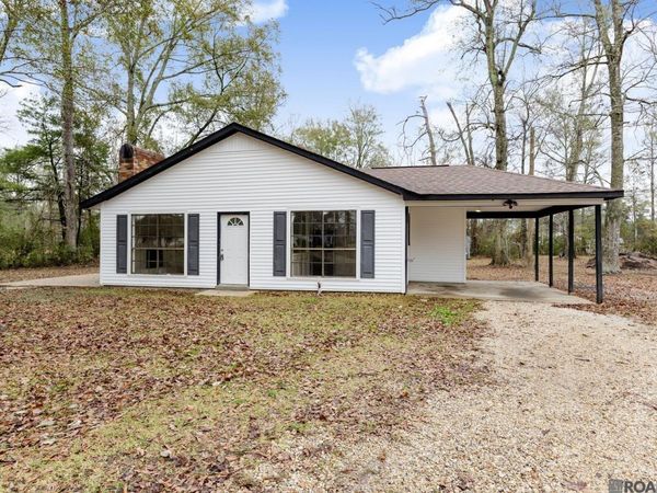 28080 Mcarthur Dr, Livingston, LA 70754