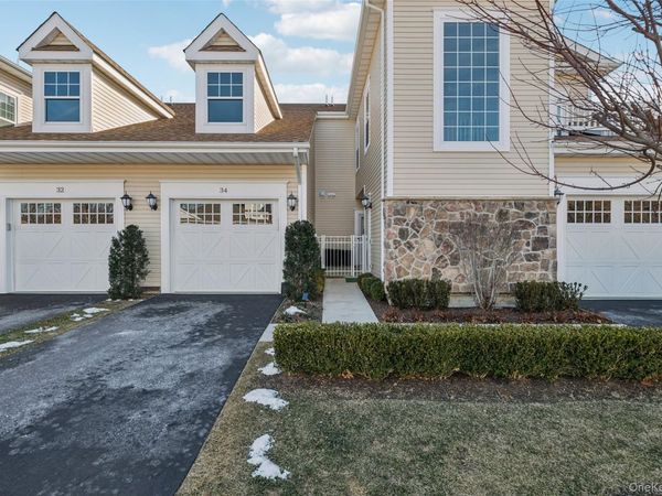 34 Greentree Court, Shirley, NY 11967