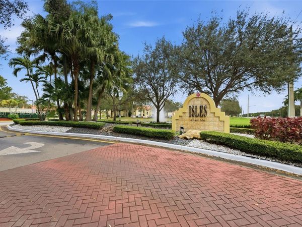 437 Vista Isles Dr, Unit 2224, Sunrise, FL 33325