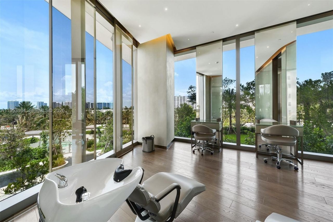 18975 Collins Ave, Unit 400, Sunny Isles Beach, FL 33160 Photo