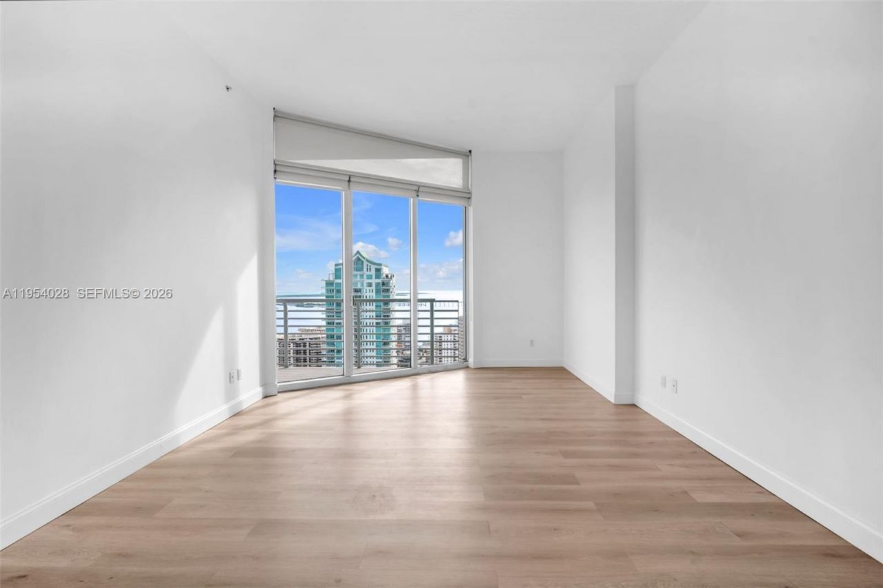 325 S Biscayne Blvd, Unit LPH 17, Miami, FL 33131 Photo