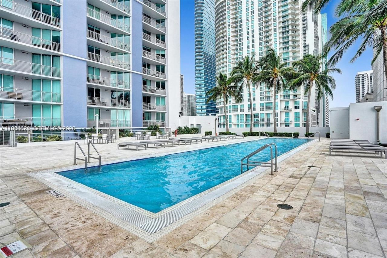 325 S Biscayne Blvd, Unit LPH 17, Miami, FL 33131 Photo