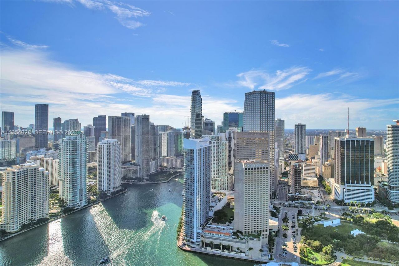 325 S Biscayne Blvd, Unit LPH 17, Miami, FL 33131 Photo