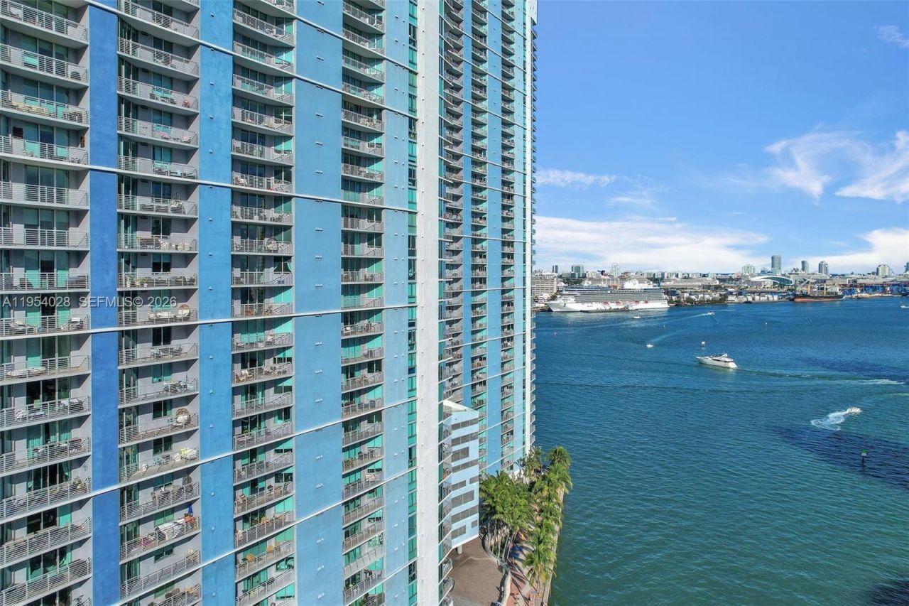 325 S Biscayne Blvd, Unit LPH 17, Miami, FL 33131 Photo
