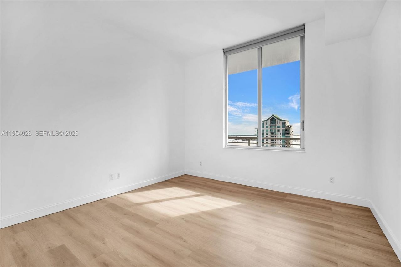 325 S Biscayne Blvd, Unit LPH 17, Miami, FL 33131 Photo