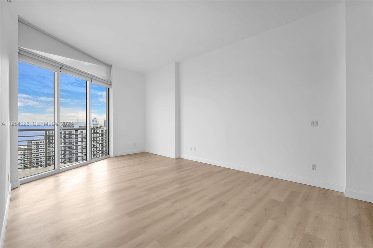 325 S Biscayne Blvd, Unit LPH 17, Miami, FL 33131 Photo