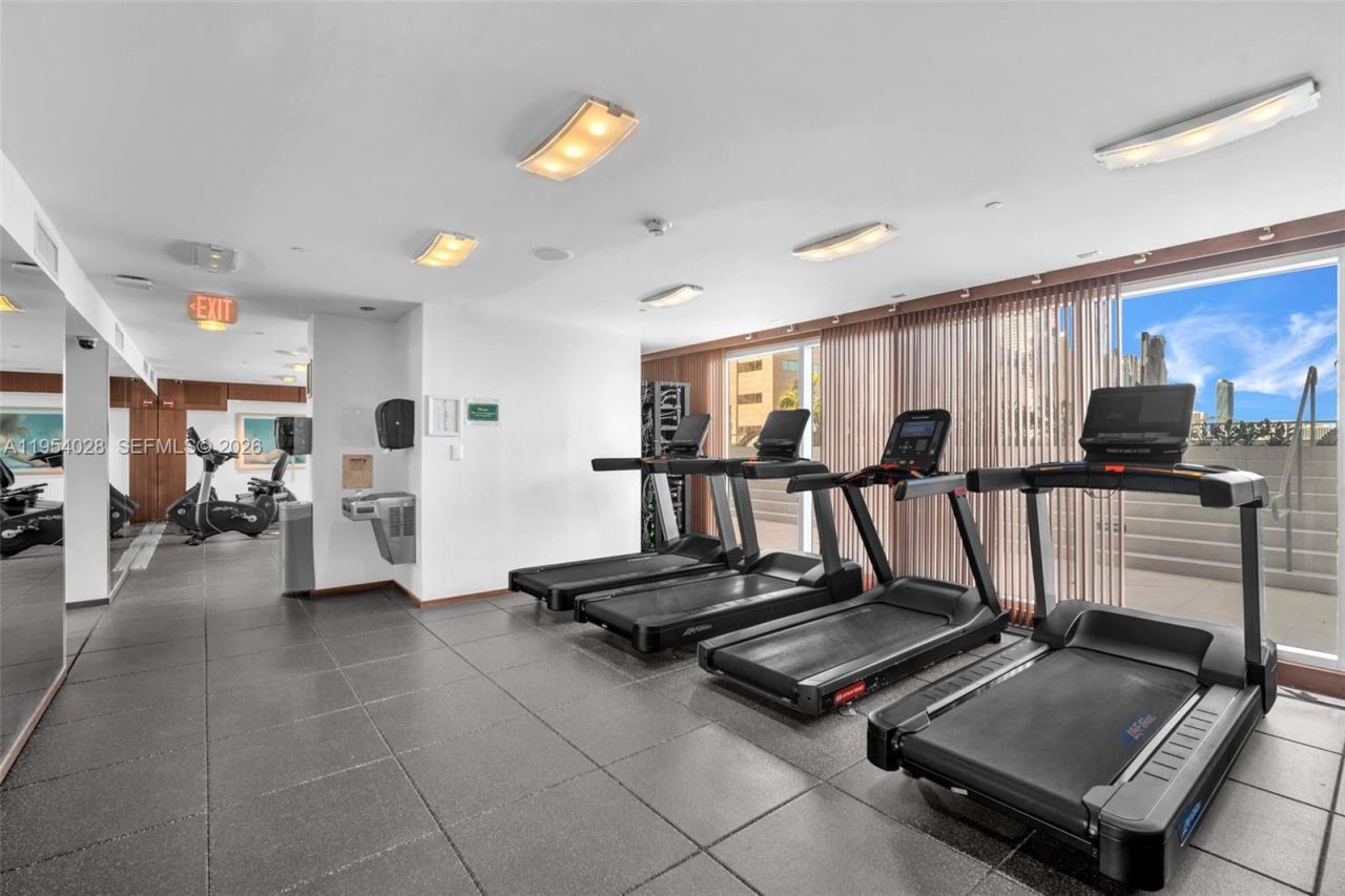 325 S Biscayne Blvd, Unit LPH 17, Miami, FL 33131 Photo