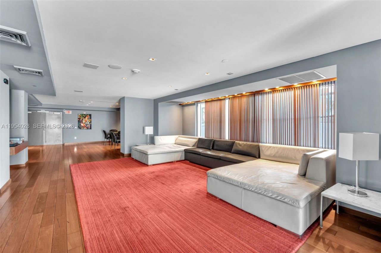 325 S Biscayne Blvd, Unit LPH 17, Miami, FL 33131 Photo