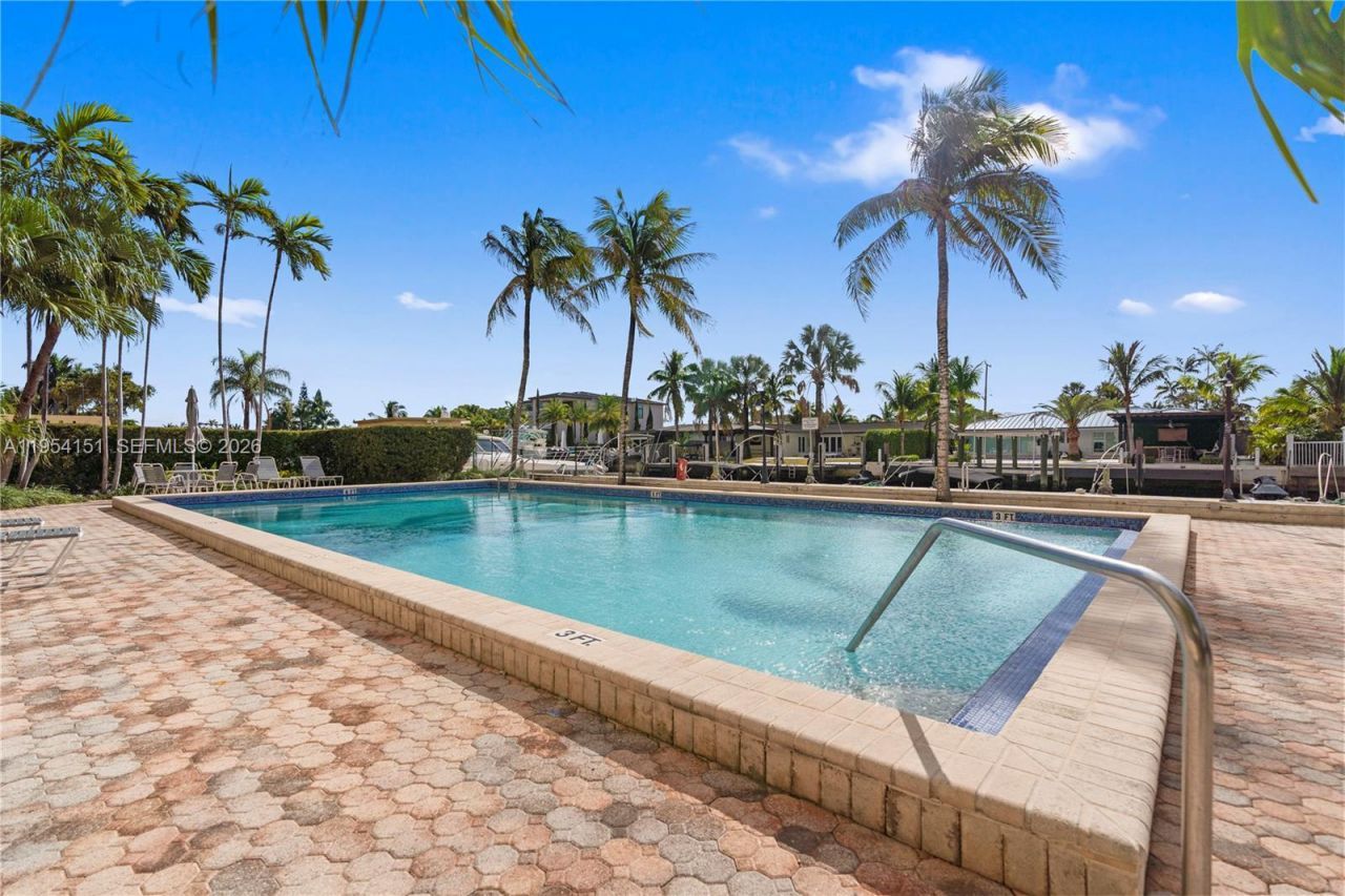 2350 NE 135th St , Unit 1202, North Miami, FL 33181 Photo