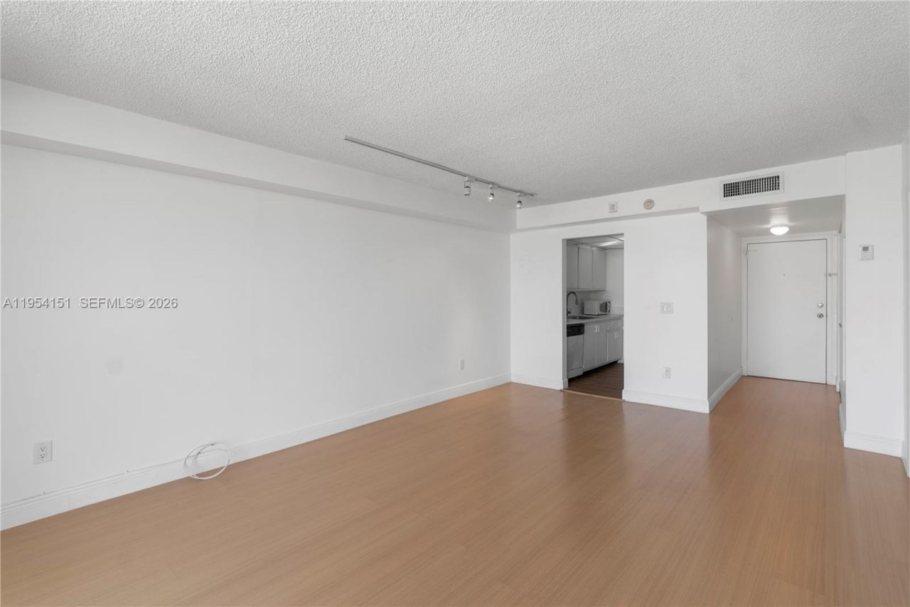 2350 NE 135th St , Unit 1202, North Miami, FL 33181 Photo