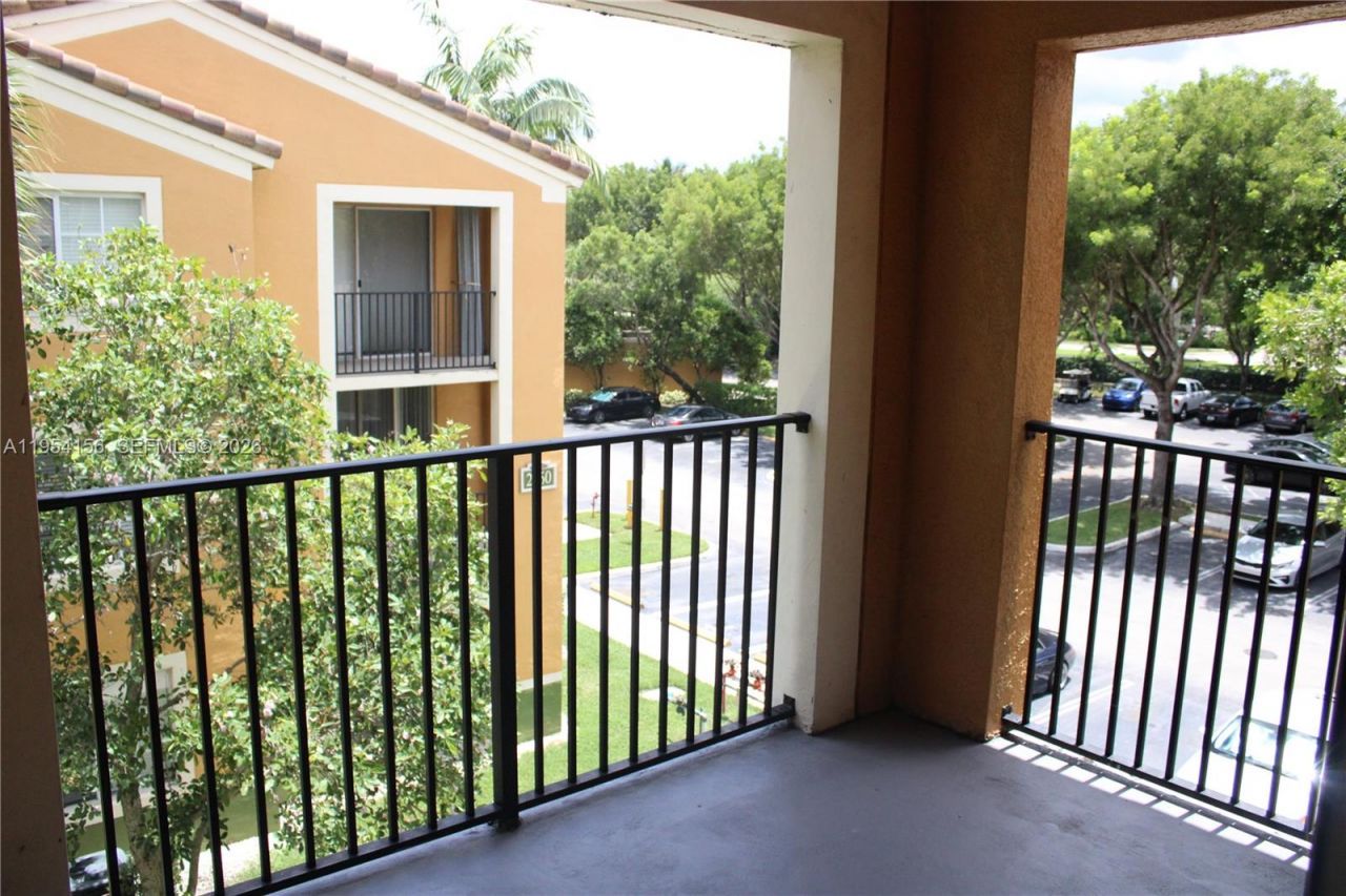 2400 E Preserve Way, Unit 304, Miramar, FL 33025 Photo