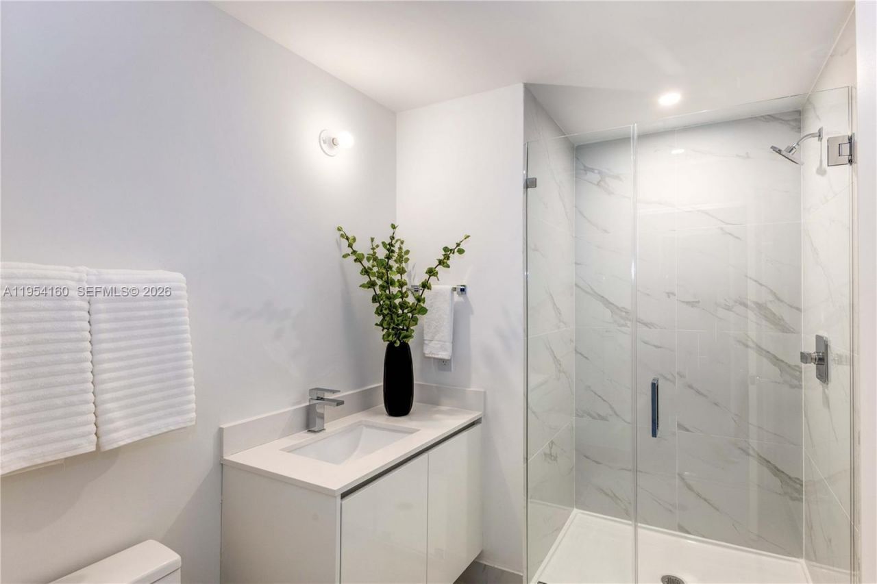 700 NE 24 St, Unit 1802, Miami, FL 33137 Photo