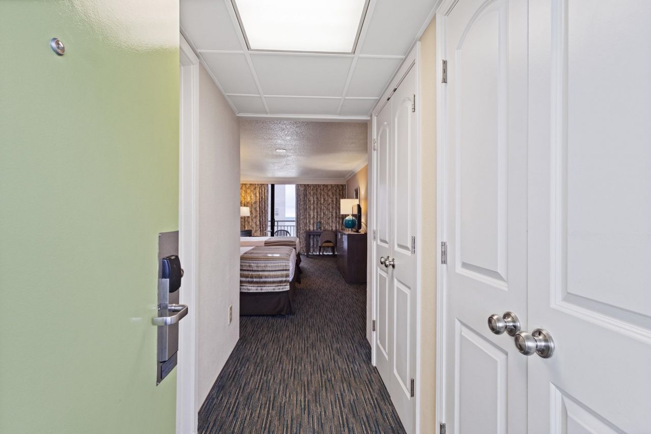 1105 Ocean Blvd. S Photo 11