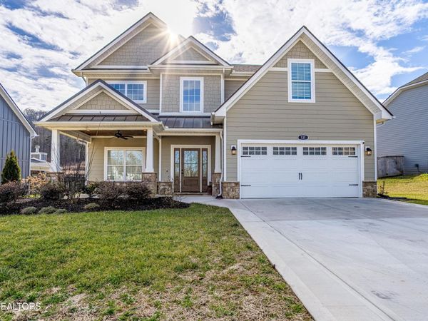 131 Forest Creek Pkwy, Oak Ridge, TN 37830