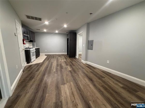 231 Market Street 401, PATERSON, NJ 07505