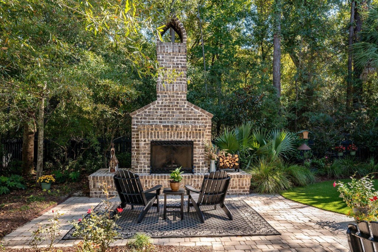 3765 Maidstone Drive Photo 4