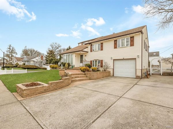 49 Amherst Drive, Massapequa, NY 11758