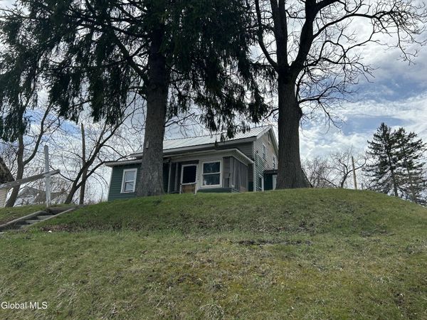 24 Algonkin Street, Ticonderoga, NY 12883