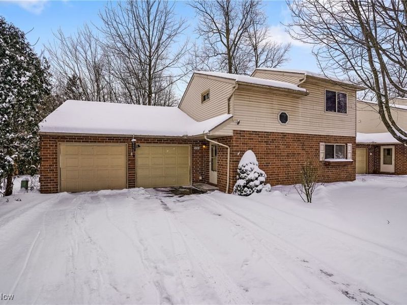 416 Rockys Run Road, Akron, OH 44319 Photo 1