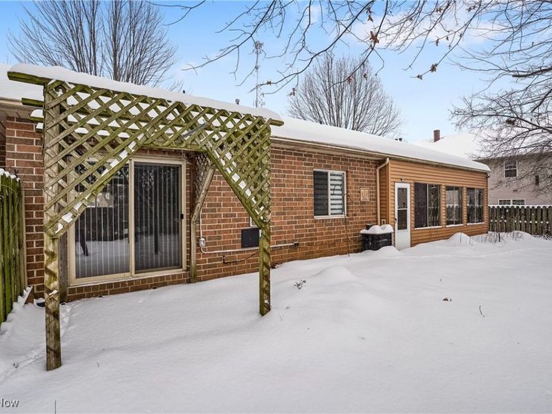 416 Rockys Run Road, Akron, OH 44319 Photo 3