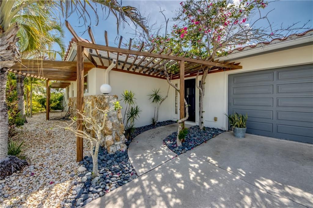 2701 Bruce St, Matlacha, FL 33993 Photo