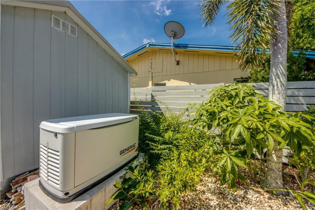 2701 Bruce St, Matlacha, FL 33993 Photo