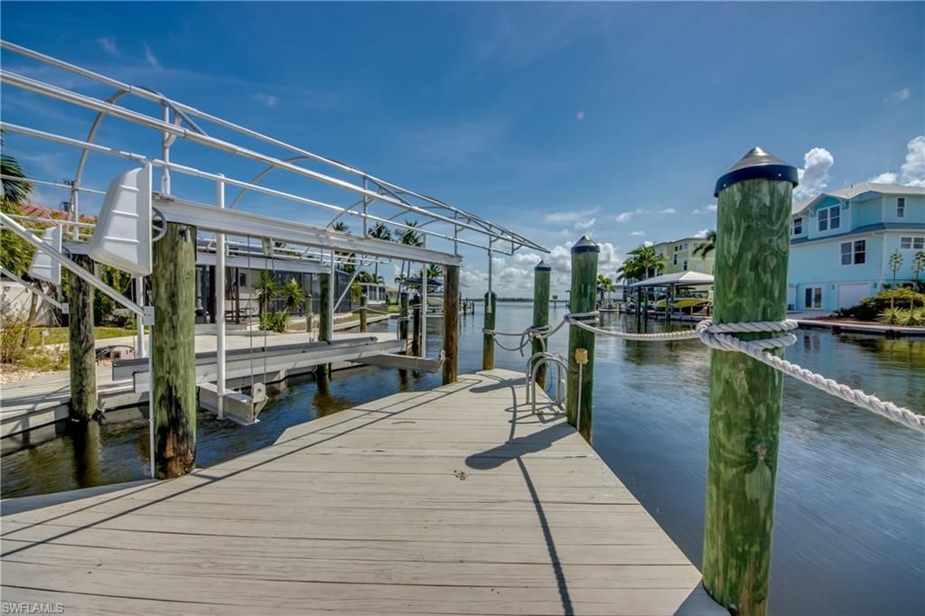 2701 Bruce St , Matlacha, FL 33993 Photo