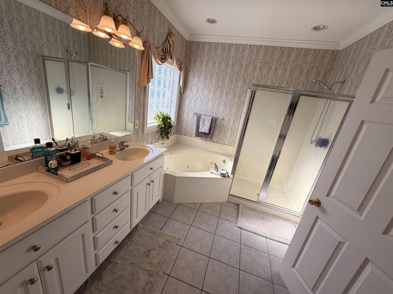 135 Clubhouse Drive Photo 14