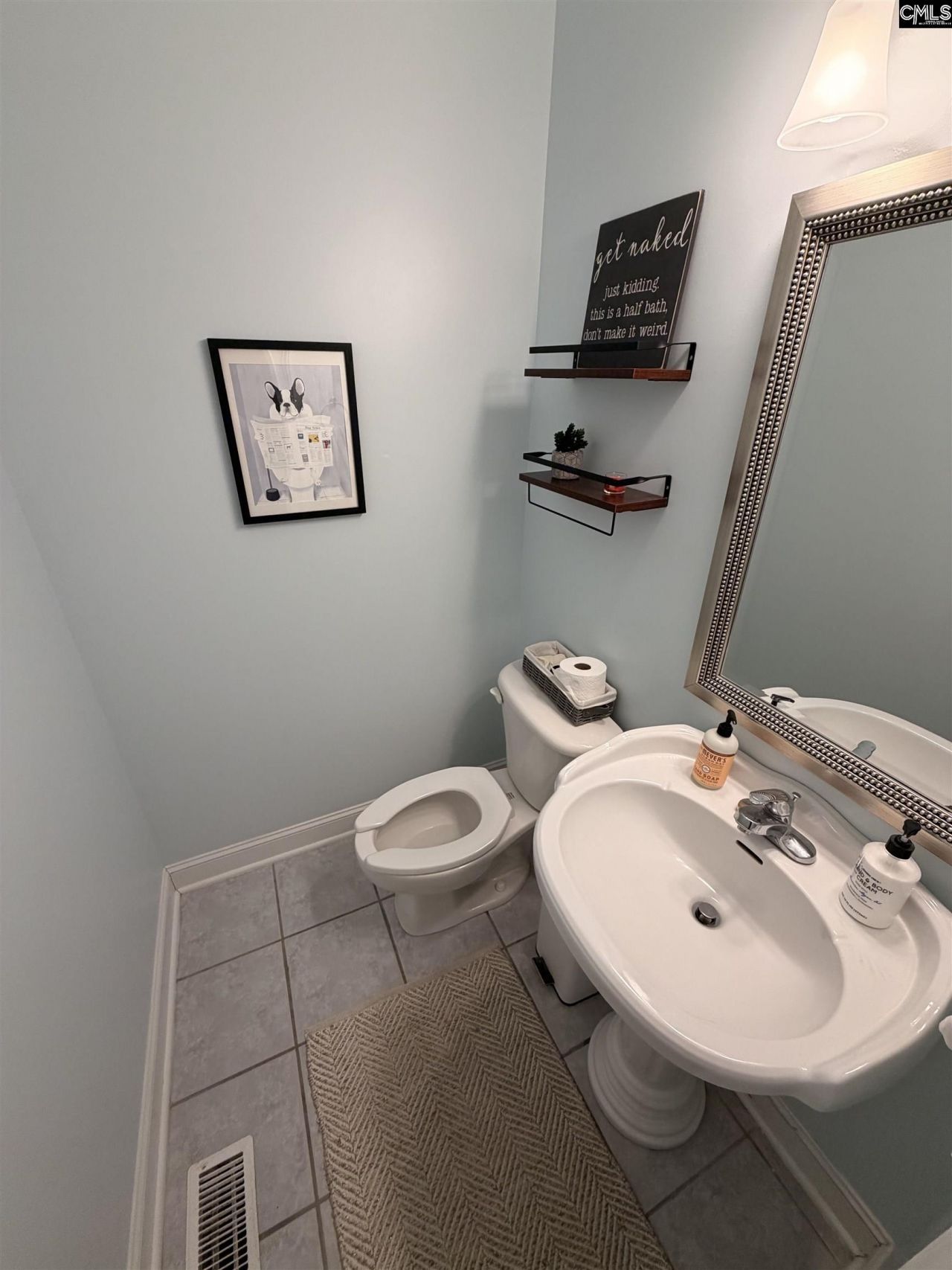 135 Clubhouse Drive Photo 16