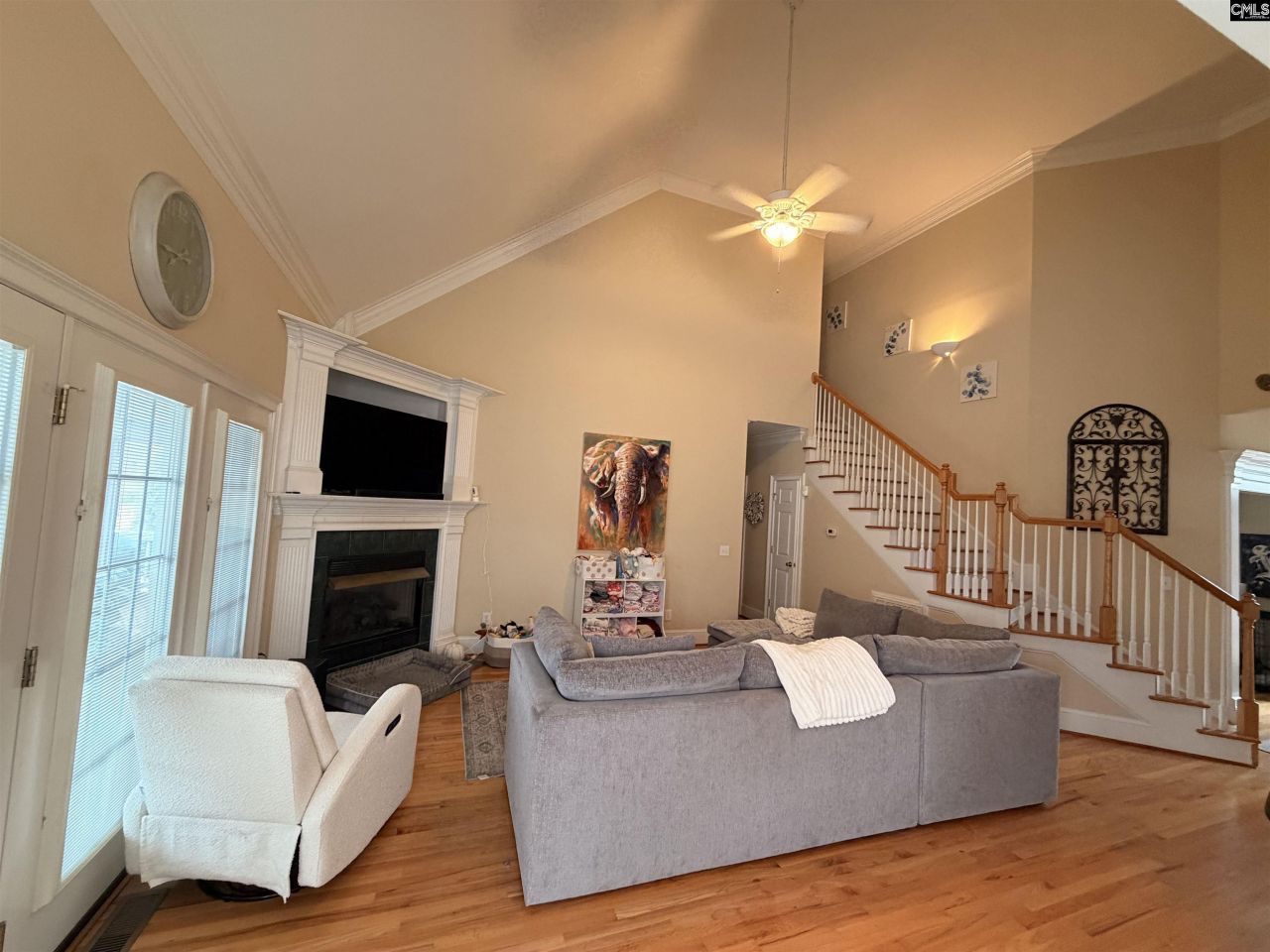 135 Clubhouse Drive Photo 8