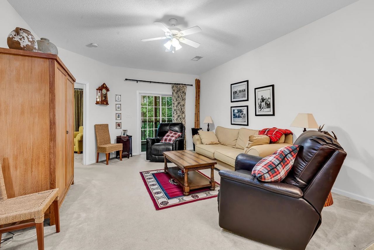 160 Lazy Willow Ln. Photo 4