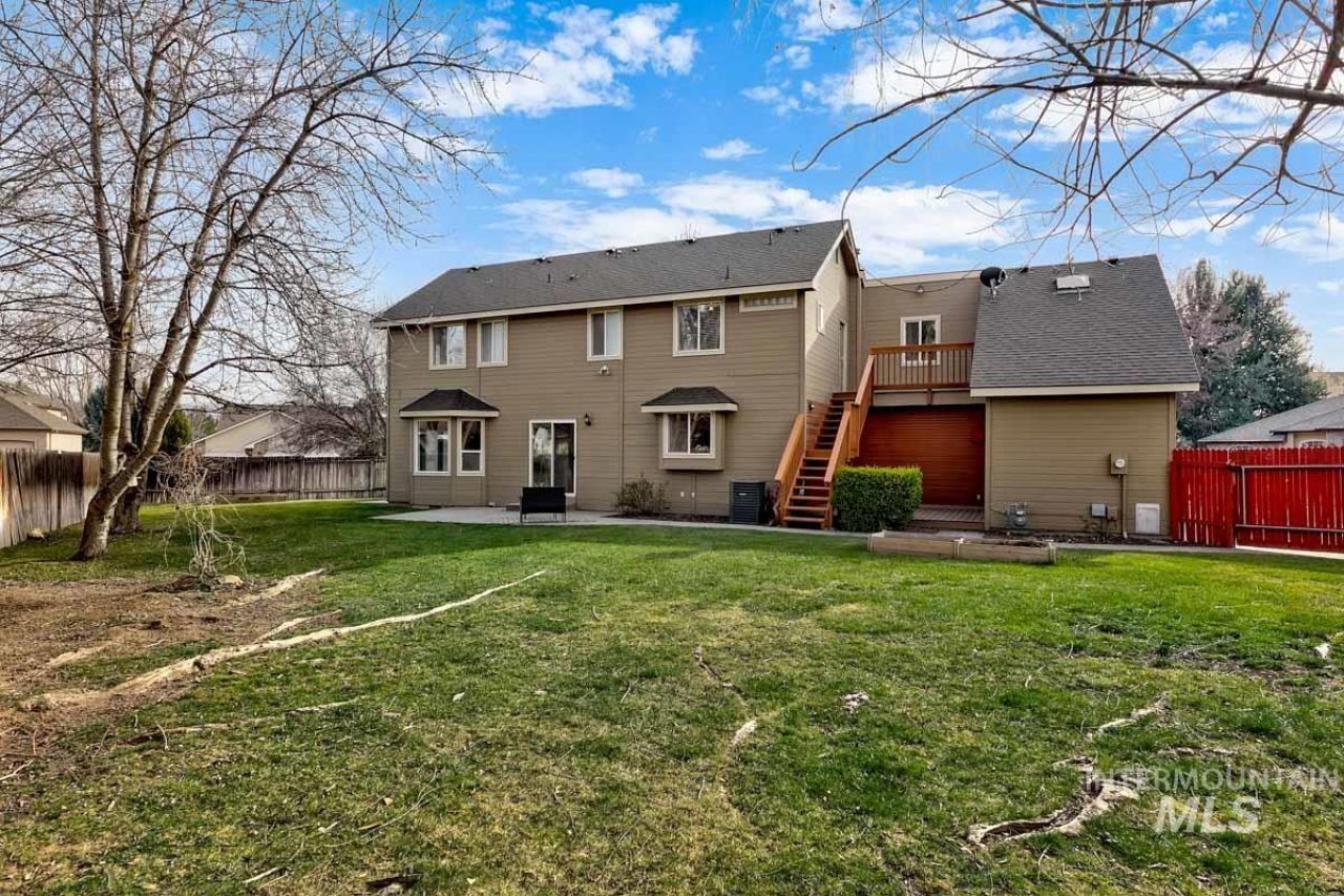 992 N Pinnacle, Eagle, ID 83616 Main Photo