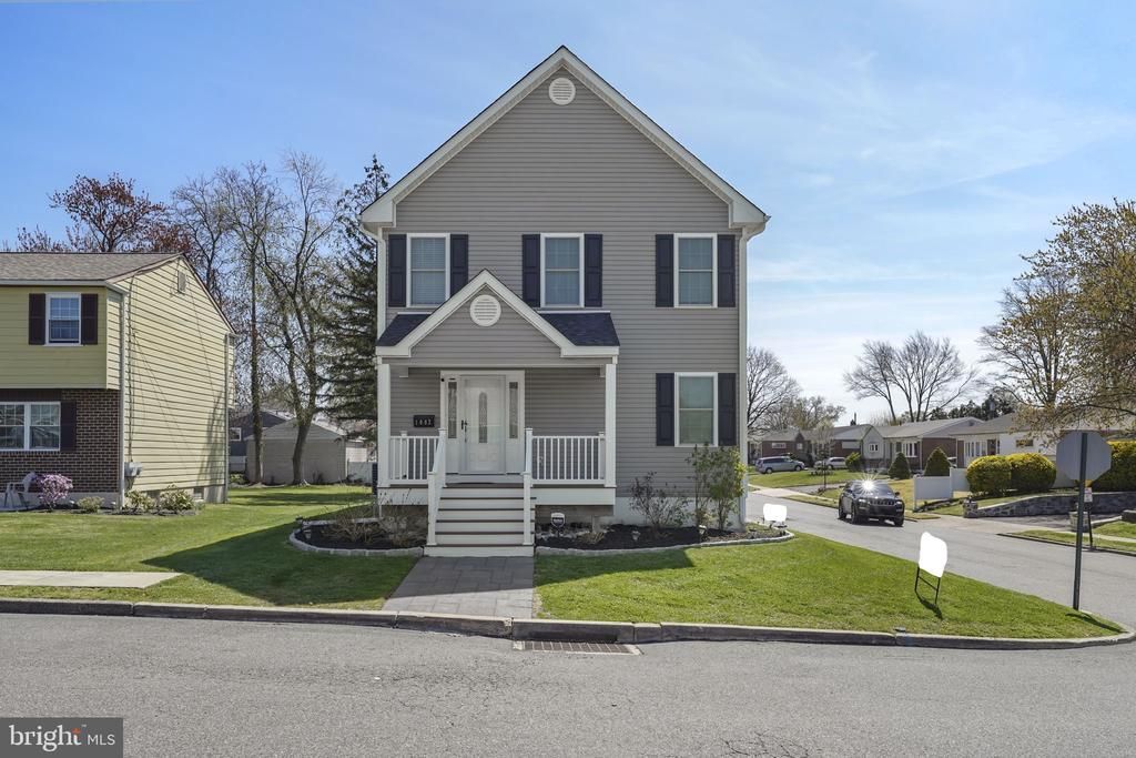 1002 11TH AVENUE, FOLSOM, PA 19033