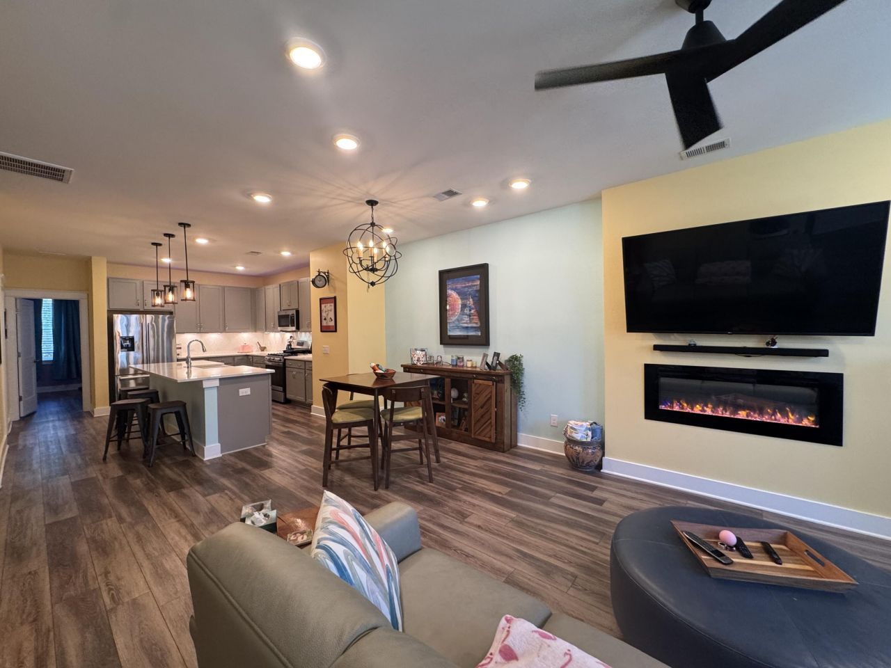 4581 Mixson Avenue Photo 1