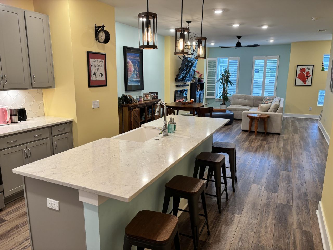 4581 Mixson Avenue Photo 4