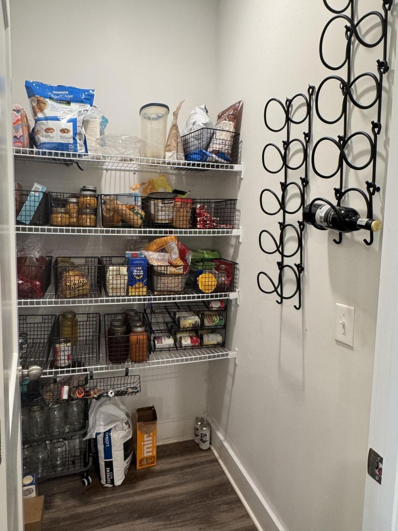 4581 Mixson Avenue Photo 9