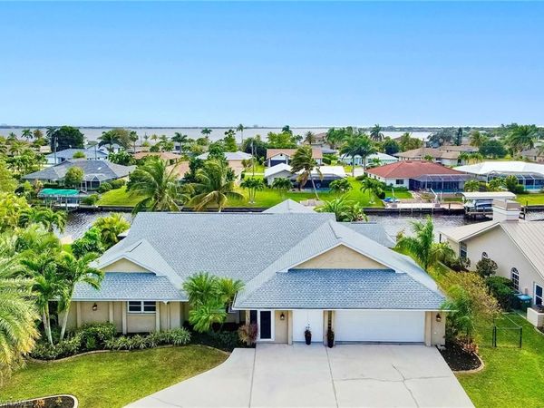 2274 SE 27th ST, CAPE CORAL, FL 33904