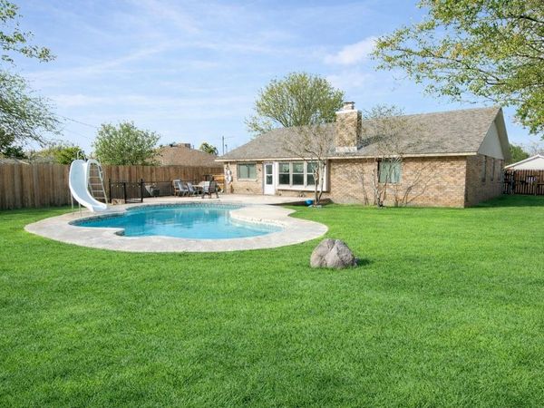 1609 Woodhill DR, Round Rock, TX 78681