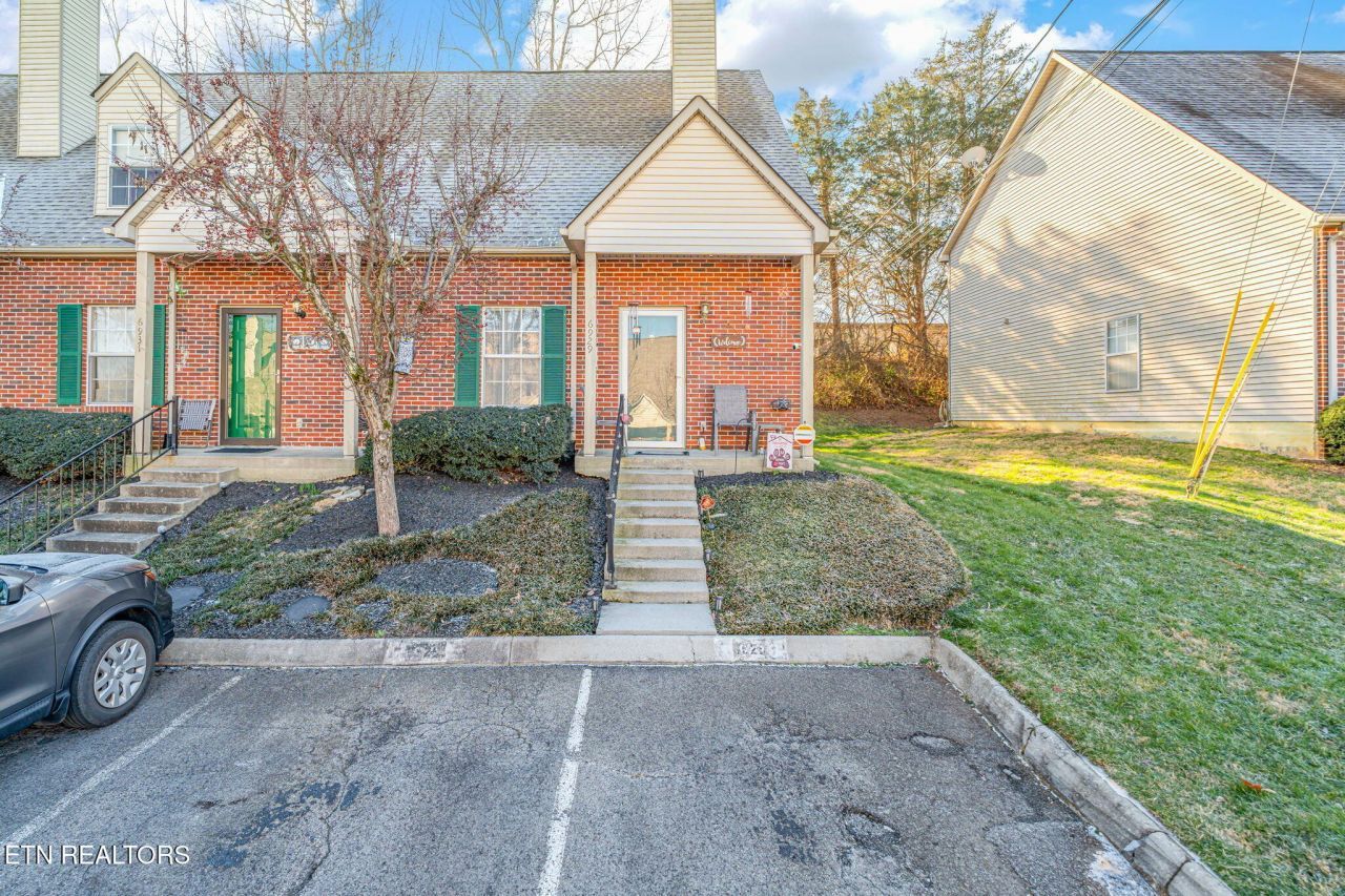 6929 Kings Crossing Way, Knoxville, TN 37918 Main Photo