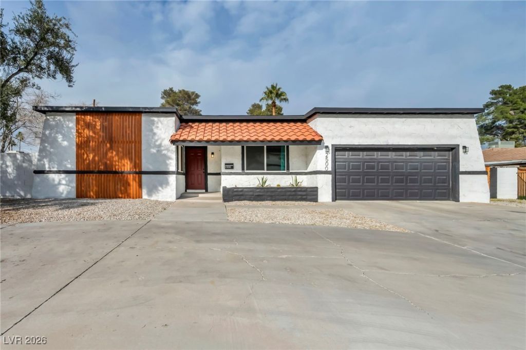 2500 W Oakey Boulevard, Las Vegas, NV 89102 Main Photo