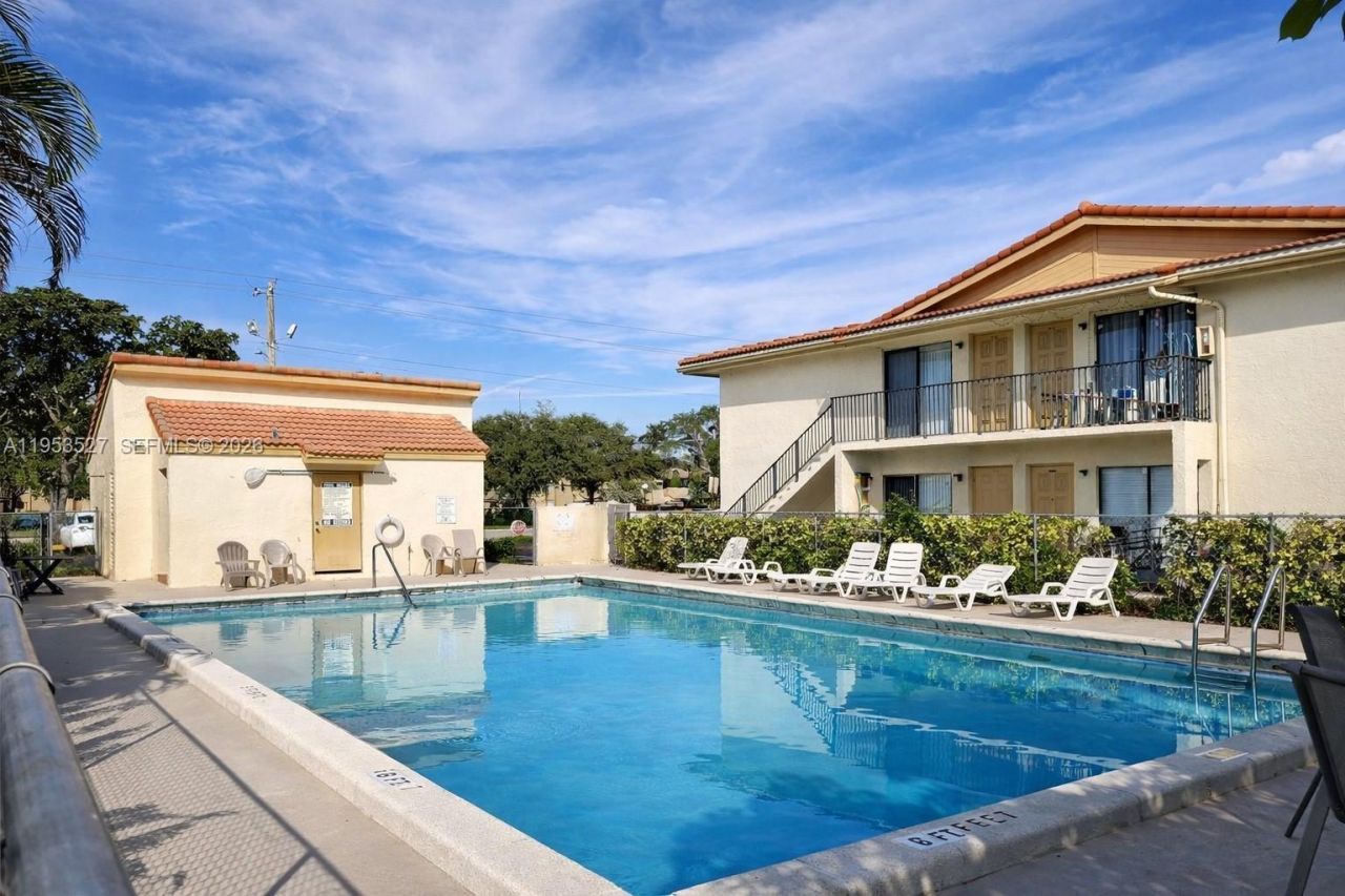 11116 Royal Palm Blvd, Unit 2-10, Coral Springs, FL 33065 Photo