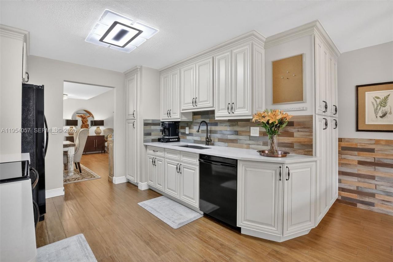 9375 NW 18th Ct, Plantation, FL 33322 Photo