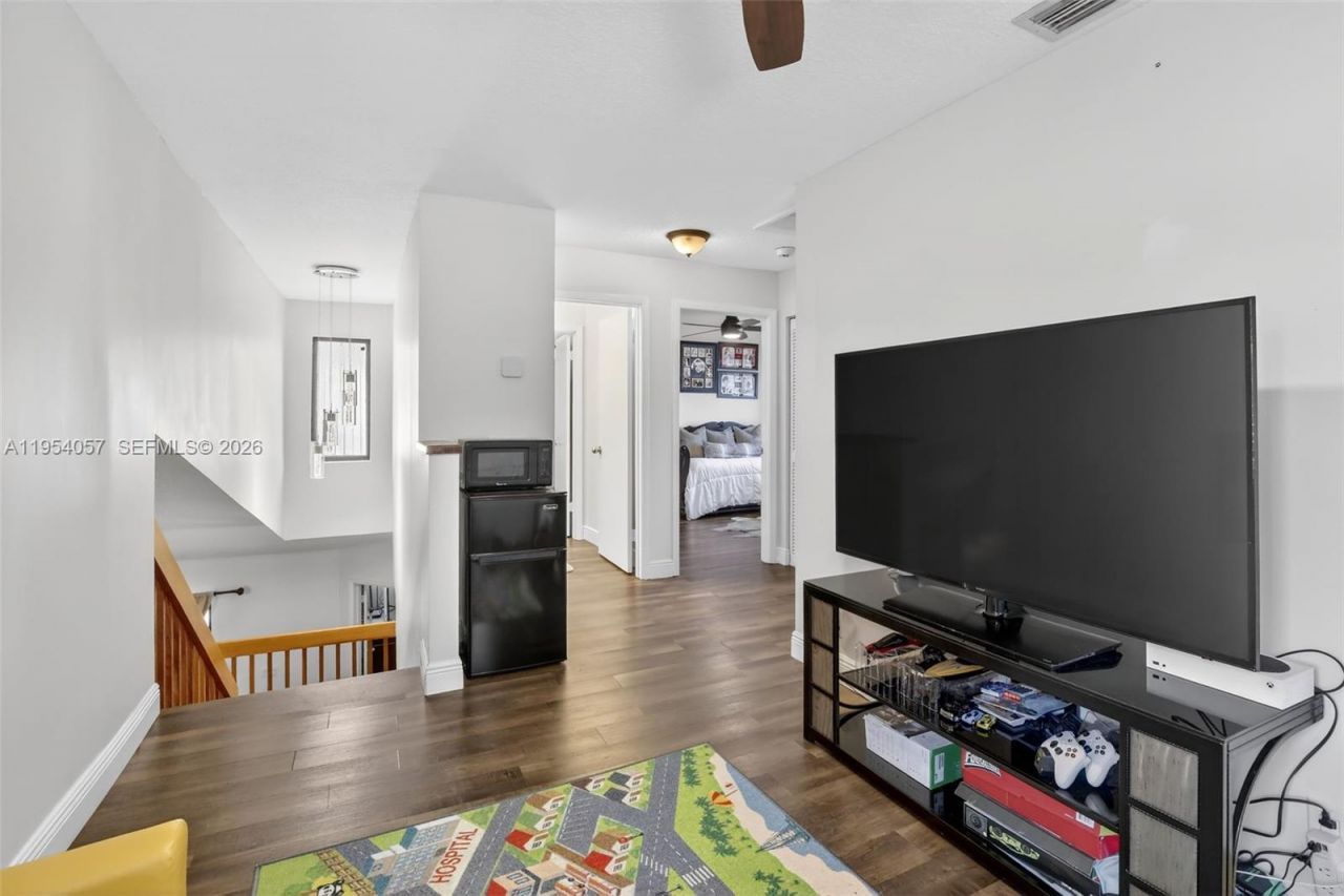 9375 NW 18th Ct, Plantation, FL 33322 Photo