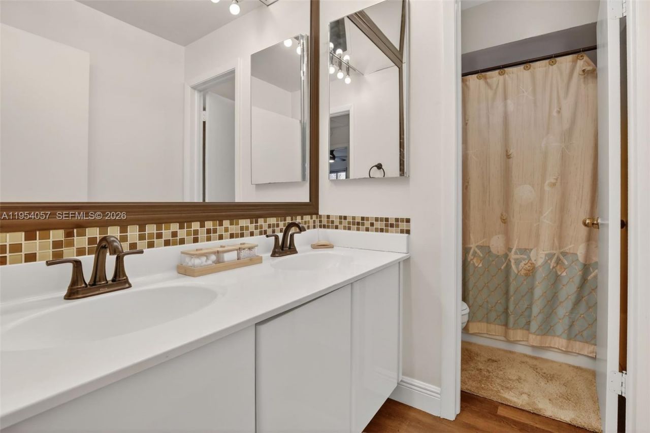 9375 NW 18th Ct, Plantation, FL 33322 Photo