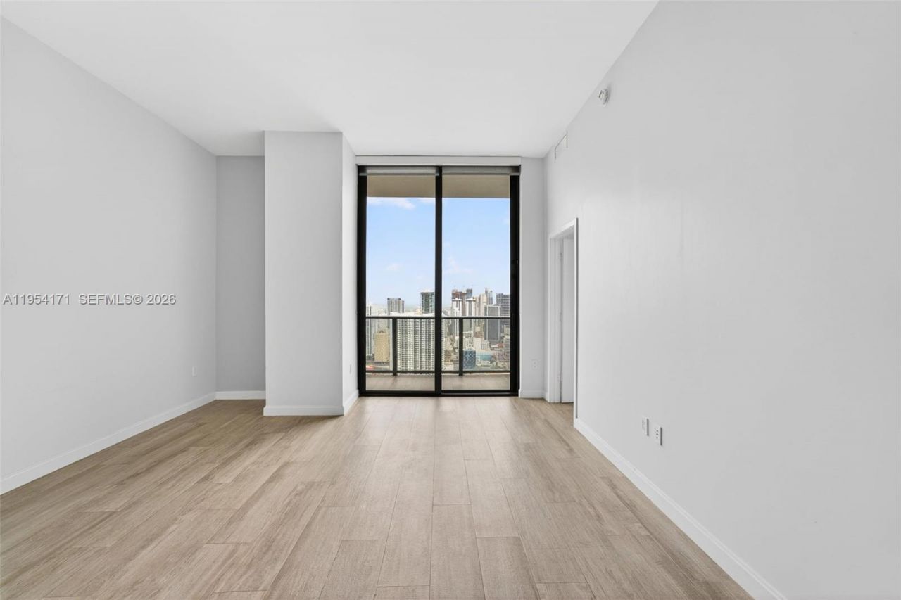 45 SW 9th St, Unit LPH-4609, Miami, FL 33130 Photo